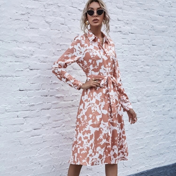 3/$30! Abstract Floral Peach & White Midi Dress with Belt - Picture 1 of 4